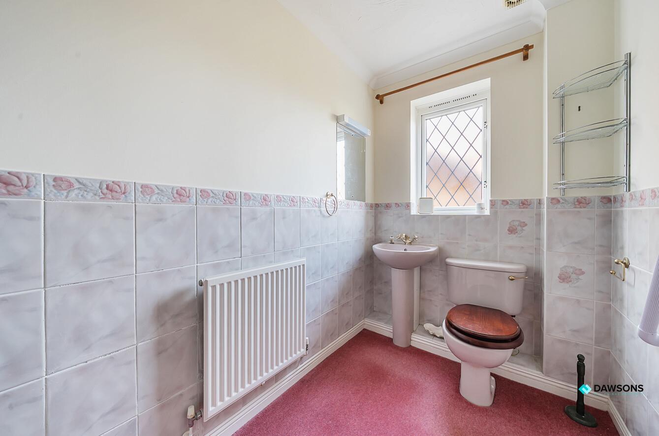 Ffordd Draenen Ddu, West Cross, Swansea, SA3 5RP